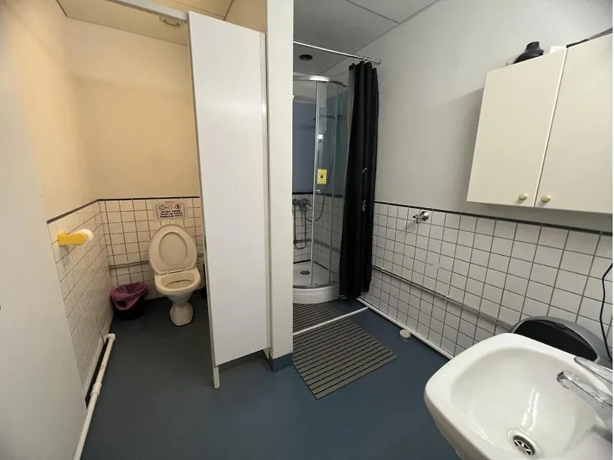 Office House Services 670 Helsinki Hostel